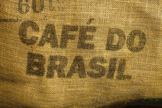 tradicional saco de café feito em estopa, usado para transportar os grãos verdes